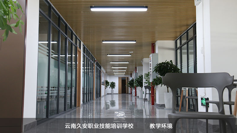 ϾðIӖWУ̌Whչʾ