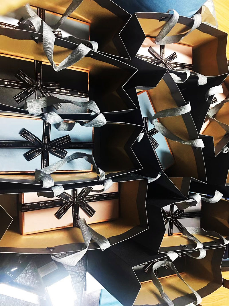 久安領導為員工精心準備的新年禮物