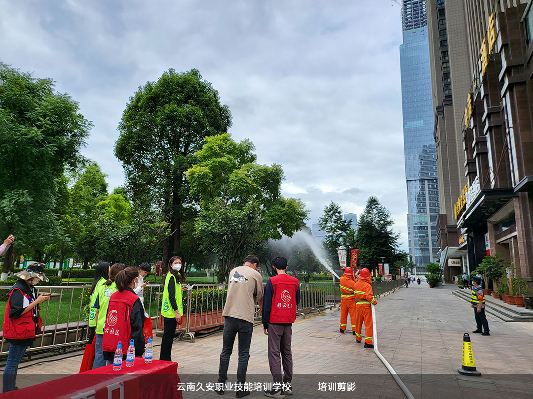 我校于今日舉辦2022年彩云社區消防安全知識培訓及滅火疏散演練 我校于今日舉辦2022年彩云社區消防安全知識培訓及滅火疏散演練
