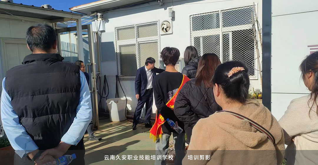 我校在晉寧組織開展的消防安全知識講座及演練圓滿成功 我校在晉寧組織開展的消防安全知識講座及演練圓滿成功